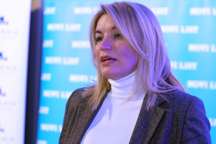 Nikolina Brnjac / V. KARUZA