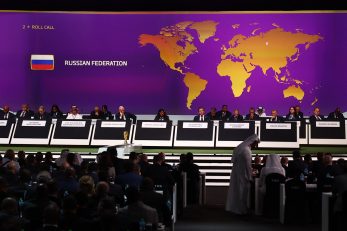 Ruska zastava na kongresu u Dohi/Foto Reuters