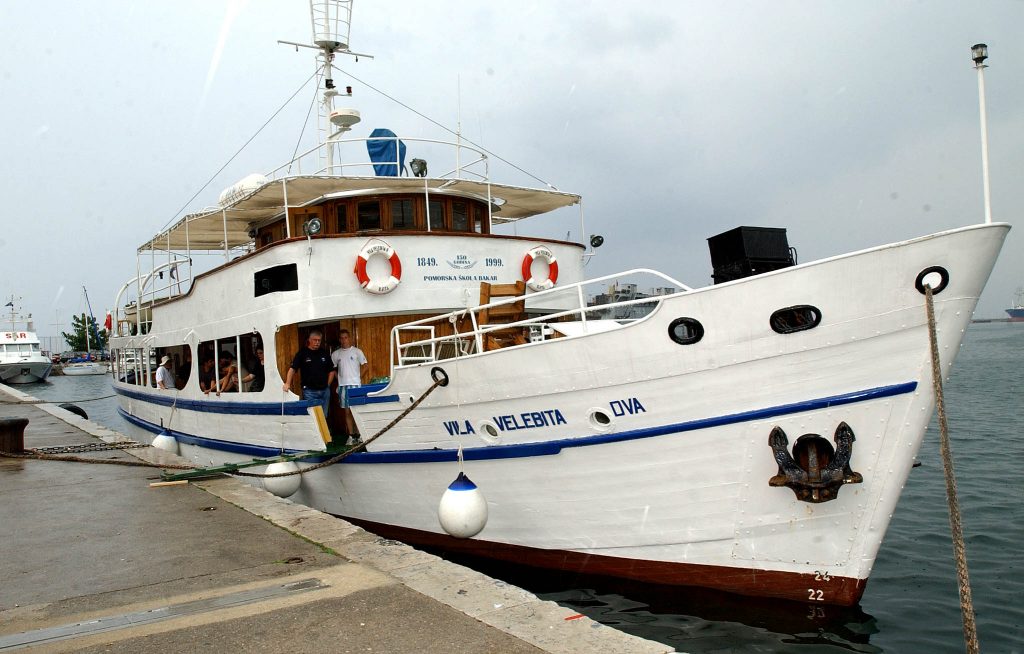 Pomorska škola Bakar jedina je pomorska škola koja posjeduje školski brod - »Vila Velebita II« / NL arhiva