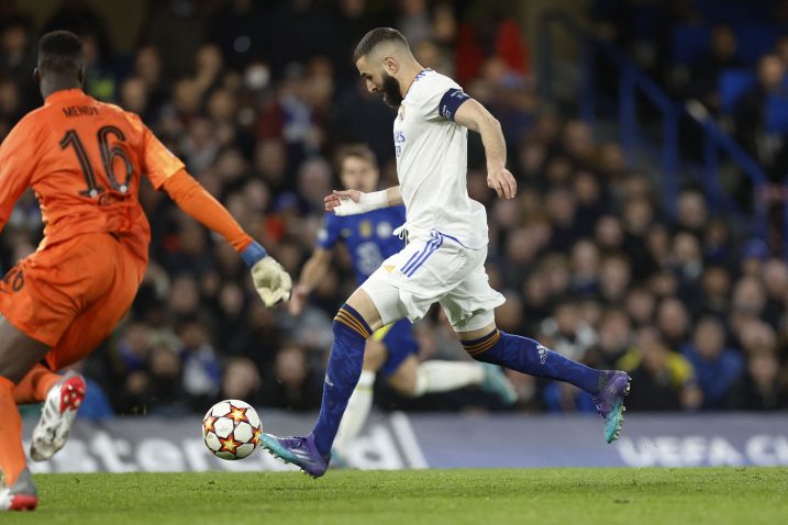 Karim Benzema trenutak prije nego što je zabio treći pogodak/Foto REUTERS