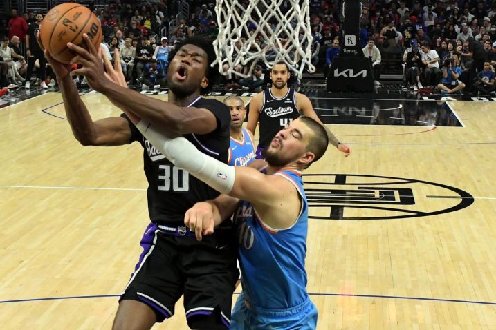 Damian Jones i Ivica Zubac/Foto REUTERS