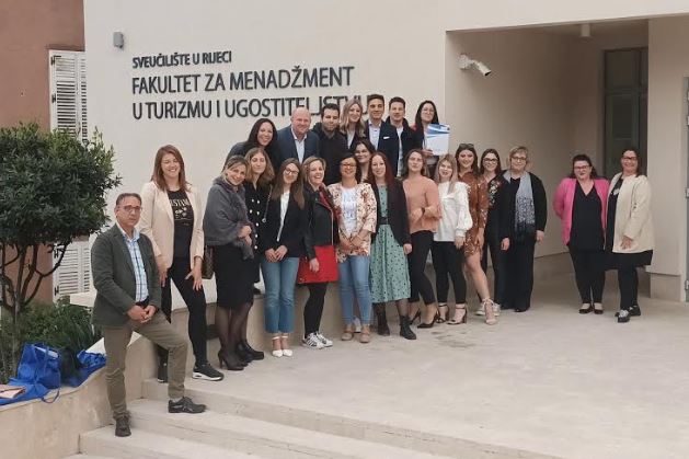 Svečana promocija polaznika cjeloživotnog programa »Seminar za turističke vodiče« / Foto FMTU