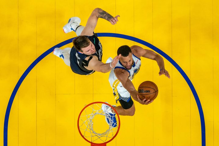 Stephen Curry i Luka Dončić/Foto REUTERS