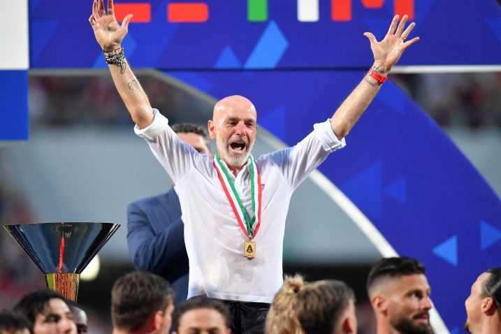 Stefano Pioli u trenucima dok je još uvijek imao medalju/Foto REUTERS