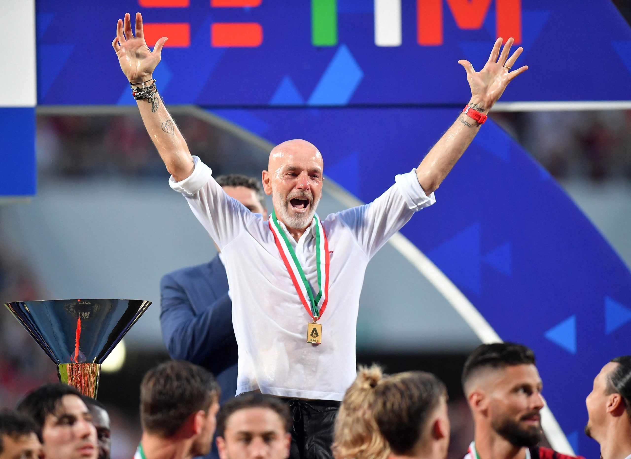 Stefano Pioli u trenucima dok je još uvijek imao medalju/Foto REUTERS