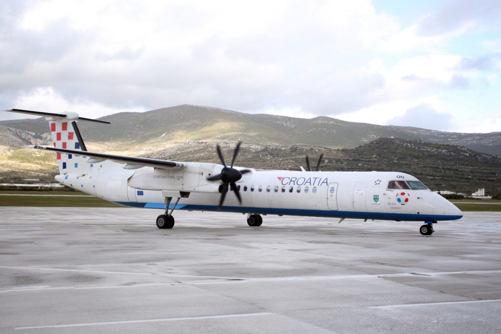 Oštećen zrakoplov Croatia Airlinesa na letu u Sarajevo: “Sumnja se na vatreno oružje”