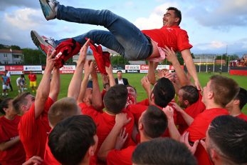 ZASLUŽENO SLAVLJE - Dušan Gruevski u zraku/Foto M. LEVAK