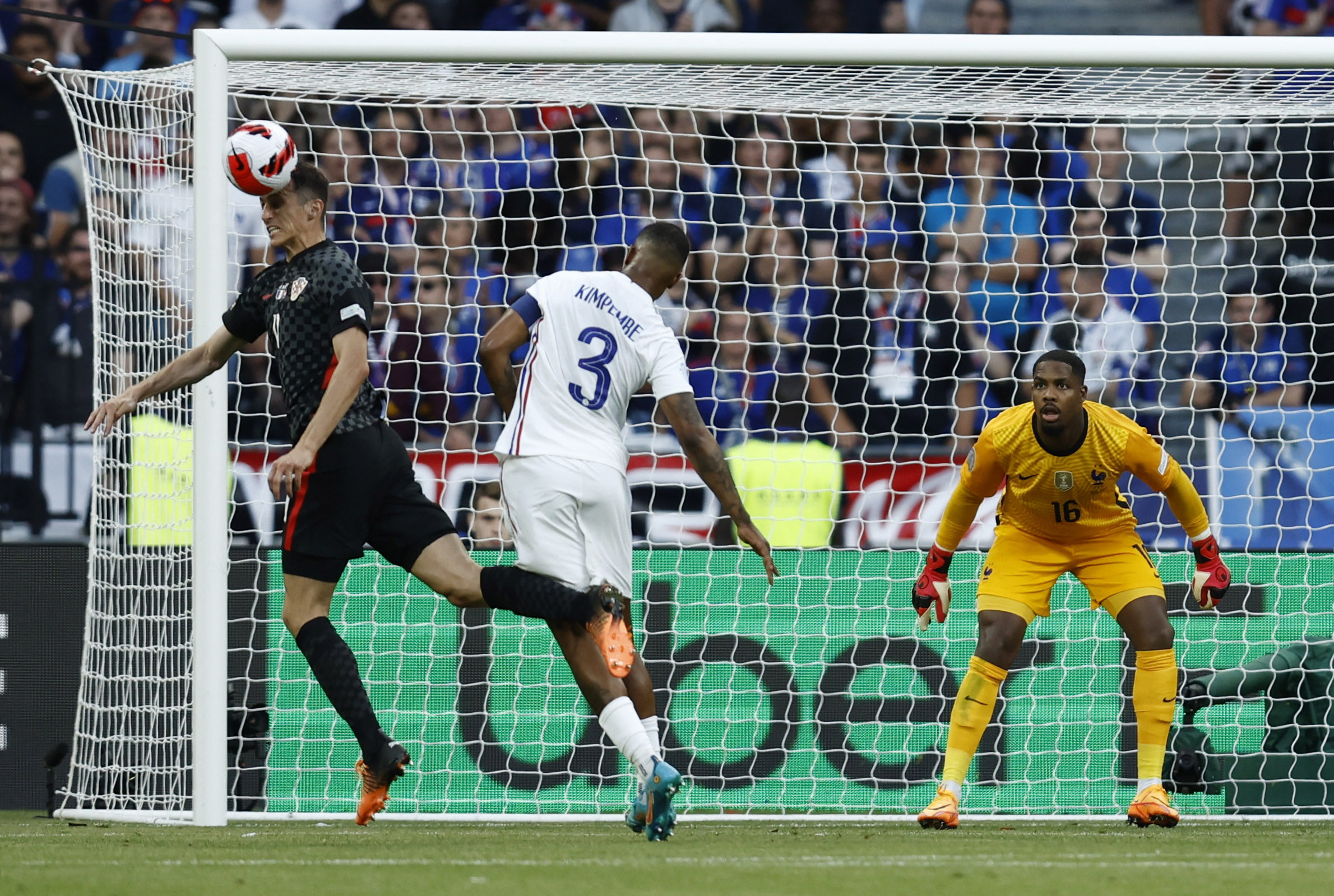 Presnel Kimpembe i Josip Stanišić/Foto REUTERS