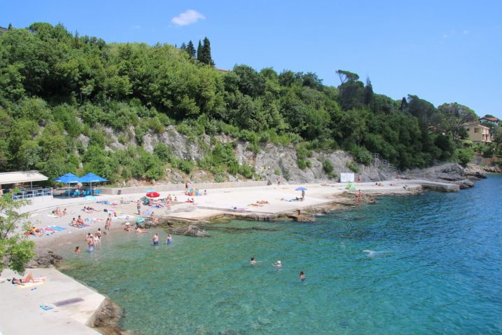 Tijekom sezone kupanja plaže se svakodnevno čiste