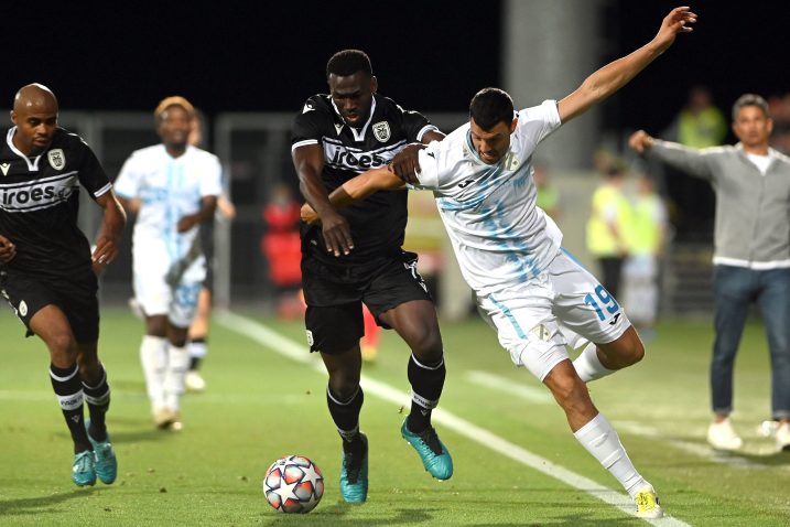 PREVISOKA PREPREKA - Haris Vučkić u ogledu protiv PAOK-a/Foto V. KARUZA