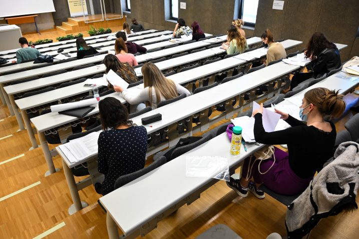 Svoje je mjesto na riječkim fakultetima pronašlo ukupno 2.440 studenata / Foto M. LEVAK