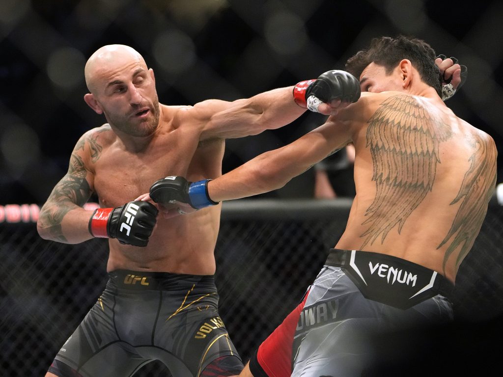 Alexander Volkanovski i Max Holloway/Foto REUTERS