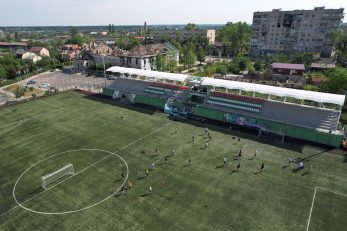 Stadion u Irpinu oštećen je uslijed ratnih djelovanja/Foto REUTERS