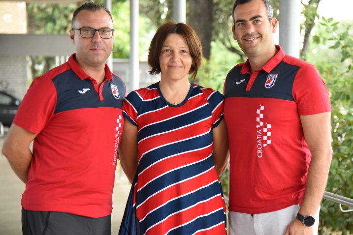 Ivica Botinčan i Dario Rupčić u društvu Sanje Trbović, predsjednice Zbora rukometnih sudaca Rijeke/S. DRECHSLER