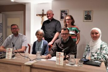 Lovransko predstavljanje knjige »Treba dignuti glas: prihvat migranata, poziv na hrabrost«