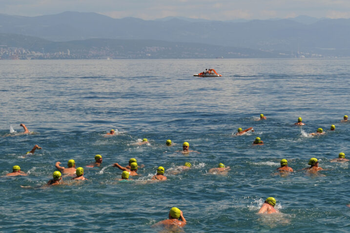 POPULARIZIRATI PLIVANJE - Maratonci u akciji/Foto M. GRACIN