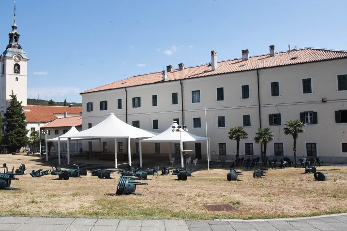 Mise će biti služene u perivoju svetišta/ Foto SERGEJ DRECHSLER