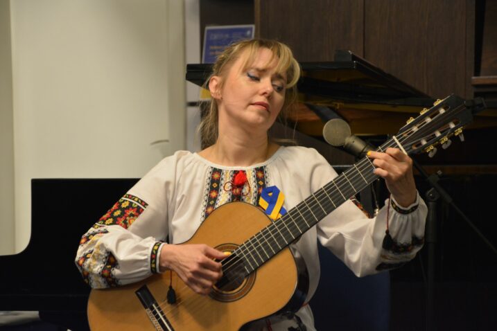 Ukrajinska gitaristica Viktoriia Kulykovska