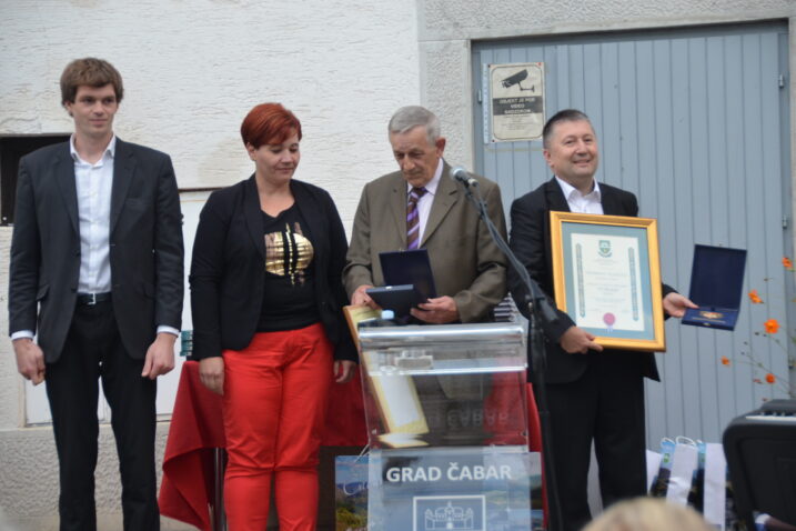 Gradonačelnik Antonio Dražović, predsjednica Gradskog vijeća Ana Rendulić te dobitnici godišnjih priznanja - Zvonimir Lipovac i Ivan Križ, predsjednik Udruge Tetrijeb / Foto Marinko Krmpotić