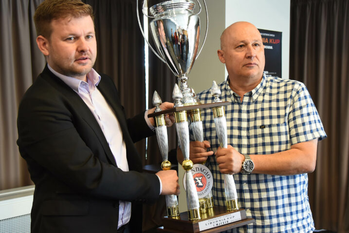 TROFEJ ČEKA POBJEDNIKA - Ivan Sarajlić i Robert Jurković/Foto S. DRECHSLER