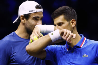 Matteo Berrettini i Novak Đoković/Foto REUTERS