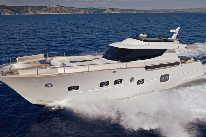 Jahta Monachus 70 Fly / Foto Monachus Yachts