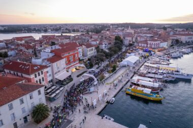 BICIKLISTI OKUPIRALI POREČ I ISTRU - Detalj sa starta utrke/Foto SPORT-IT