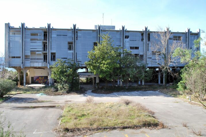 Haludovo, odnosno ostaci nekadašnjeg hotela Palace / Foto M. TRINAJSTIĆ