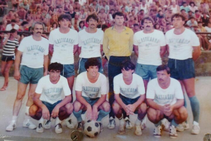 Momčad Starog grada u Senju 1983,: Hajdini I, Brala, Brnelić, Koljanin, Nikolić, Knežević (gornji red), Hajdini II, Mile Tabar, Marin Tabar i Demo (donji red)