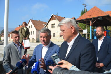Župani Boris Miletić i Zlatko Komadina u Brodu na Kupi / Foto M. KRMPOTIĆ