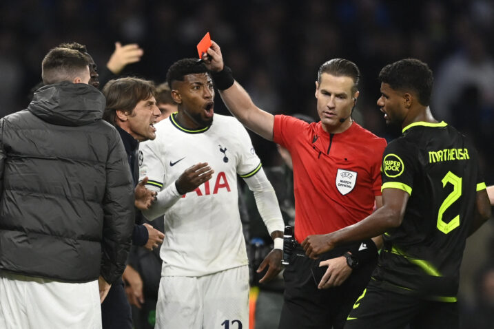 Trener Spursa je pocrvenio/Foto REUTERS