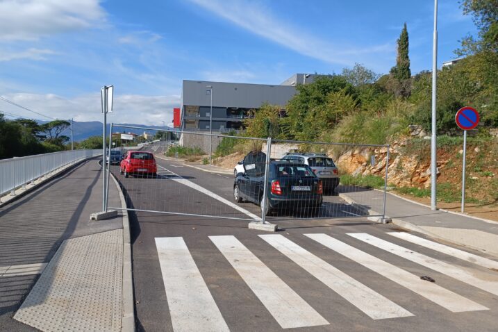 Prometnica koja trenutno vodi samo do Interspara / Foto H. FOGAS