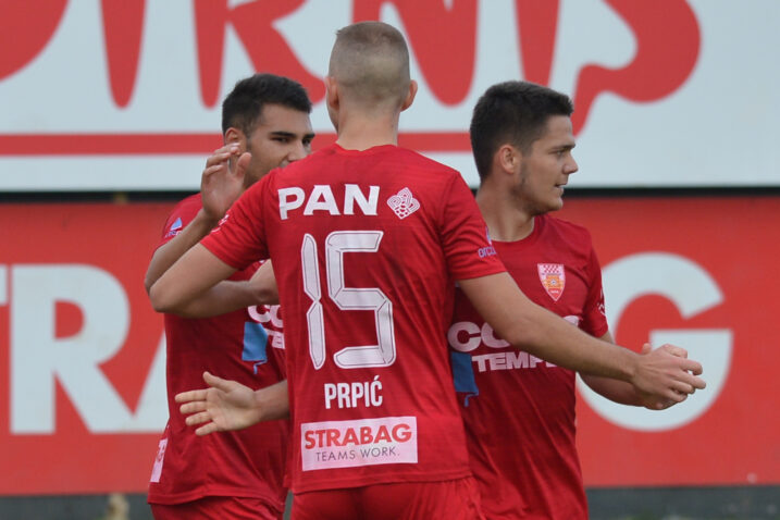 Column Chase Van Wey, Domagoj Prpić i Franko Bosančić/M. LEVAK