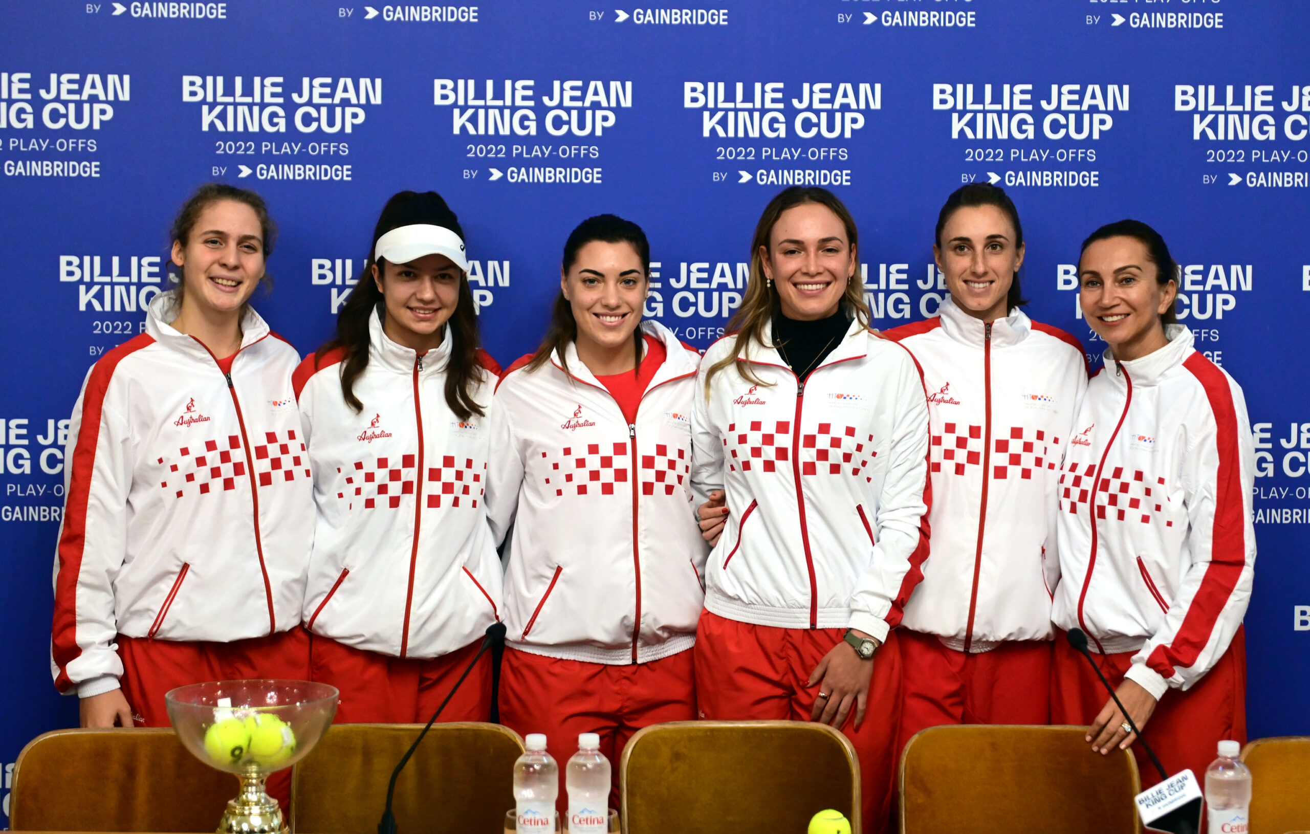 Tara Würth, Petra Marčinko, Ana Konjuh, Donna Vekić, Petra Martić i Iva Majoli/V. KARUZA
