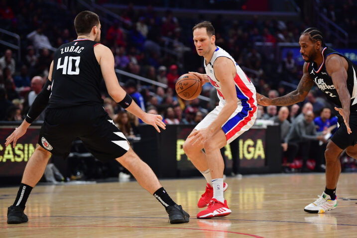 Bojan Bogdanović između Ivice Zubca i Kawhija Leonarda/Foto REUTERS