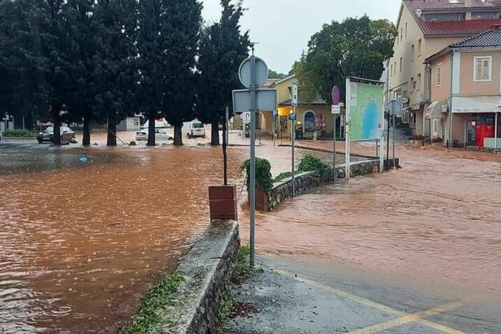 Poplavljena Malinska / Snimio čitatelj