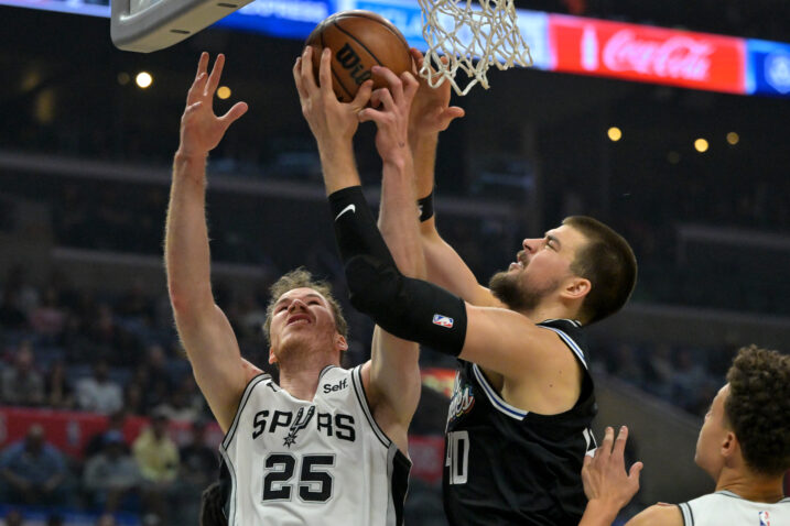 Ivica Zubac i Jakob Poeltl/Foto REUTERS