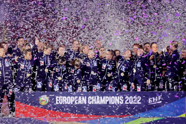 Novežanke s novim naslovom/Foto REUTERS