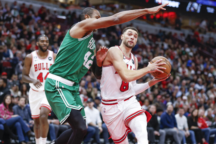 Zach LaVine (Chicago) i Al Horford (Boston)/Foto REUTERS