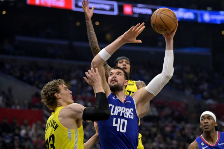 Ivica Zubac i Lauri Markkanen/Foto REUTERS