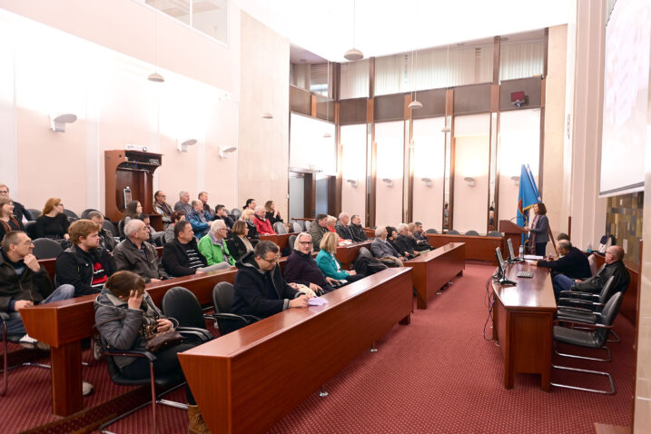 Okupljanje sadašnjih i bivših članova, voditelja, stručnih suradnika i terapeuta kluba u riječkoj Gradskoj vijećnici / Foto VEDRAN KARUZA