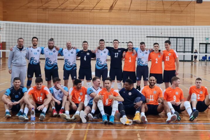 Zajednička fotografija odbojkaša Opatije volley i Murse