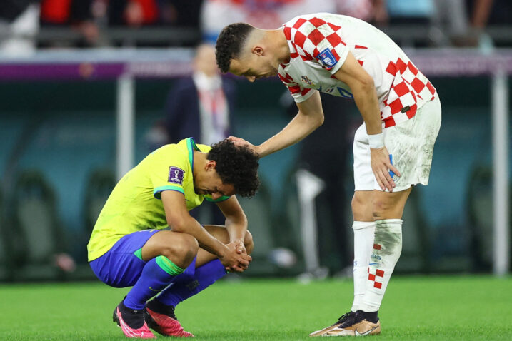 Ivan Perišić tješi tragičara Marquinhosa/Foto REUTERS