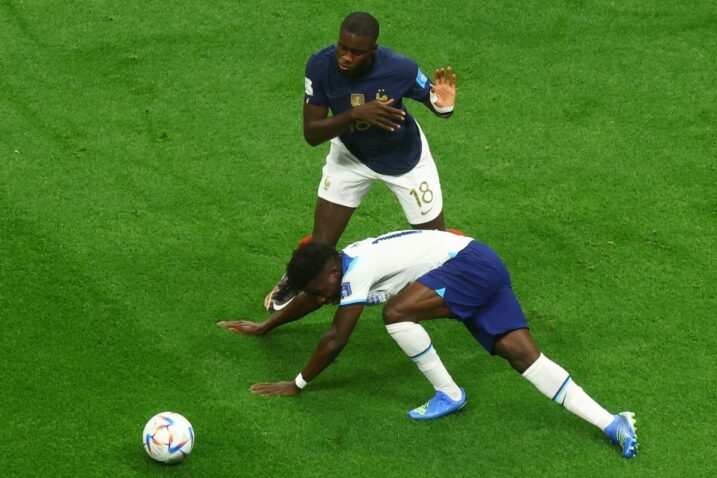 Dayot Upamecano i Bukayo Saka/Foto REUTERS