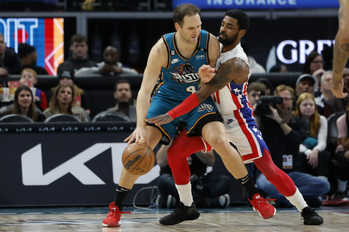 Bojan Bogdanović i Kyrie Irving/Foto REUTERS