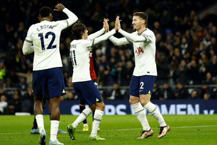 Matt Doherty i Bryan Gil (Tottehnam)/Foto REUTERS