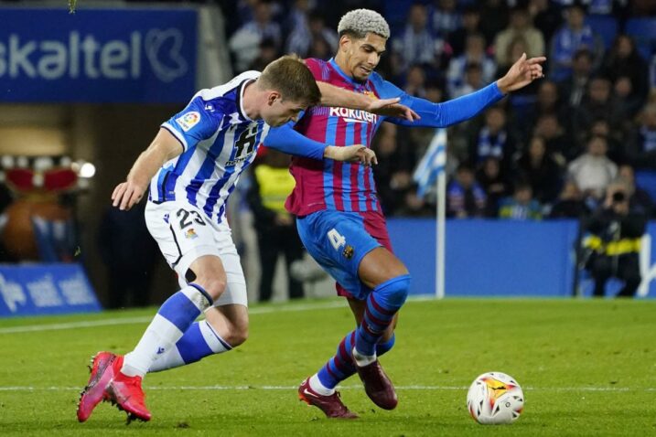 Sorloth u dvoboju s Barcelonom/Foto REUTERS