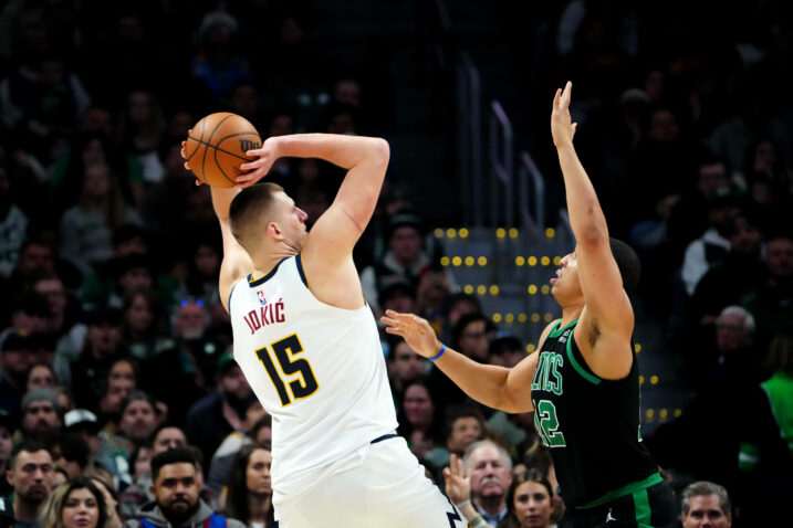 Nikola Jokić i Grant Willams/Foto REUTERS