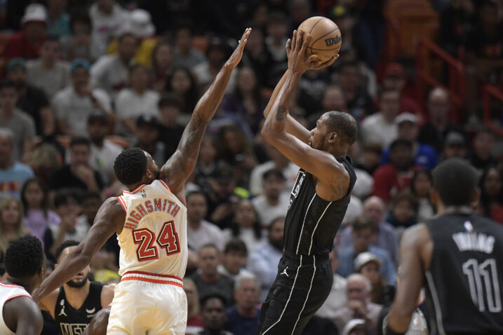 Haywood Highsmith i Kevin Durant/Foto REUTERS