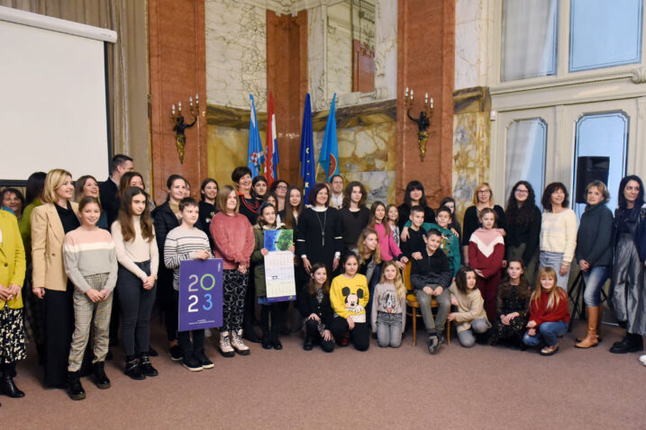 Svi pristigli radovi bit će izloženi na skupnoj izložbi u Pomorskom i povijesnom muzeju Hrvatskog primorja u travnju / Foto V. KARUZA